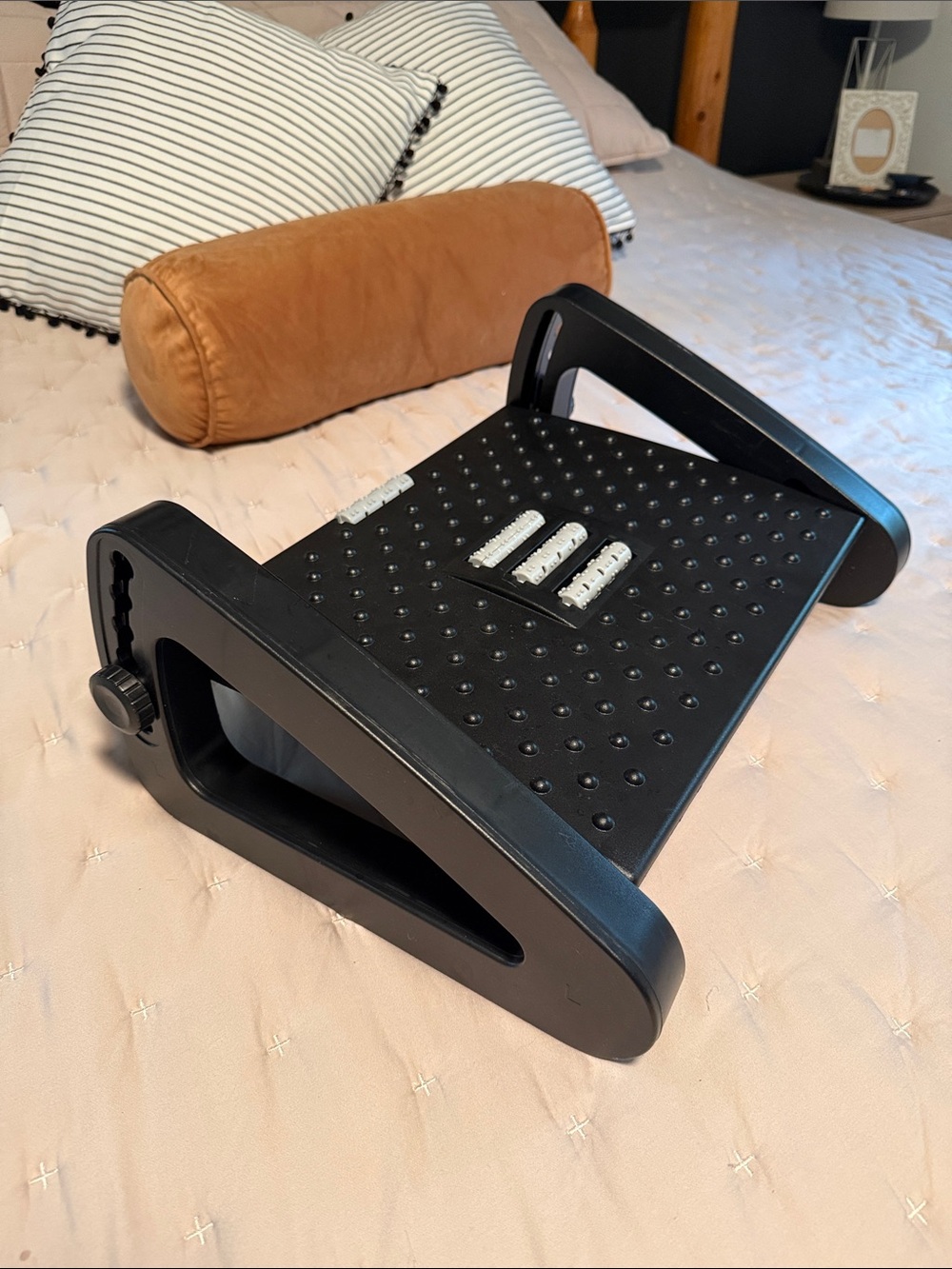 Adjustable foot stool